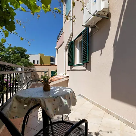 Apartman Spectrum 2 *